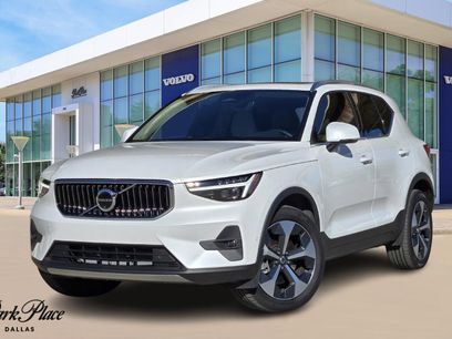 Certified 2025 Volvo XC40 B5 Plus w/ Climate Package