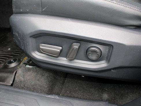 Used 2024 Toyota Tundra Limited w/ TRD Off-Road Package image 9