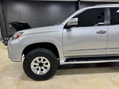 Used 2014 Lexus GX 460 w/ Premium Package image 16