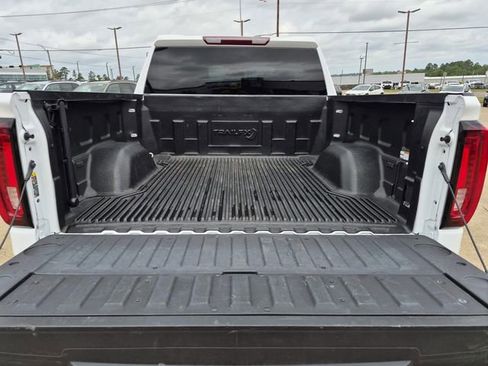 Used 2025 GMC Sierra 1500 SLT RWD image 12