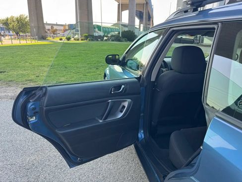 Used 2008 Subaru Outback 2.5i L.L. Bean AWD/4WD image 13