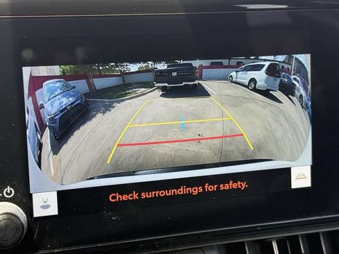 Used 2025 Toyota RAV4 XLE FWD image 18