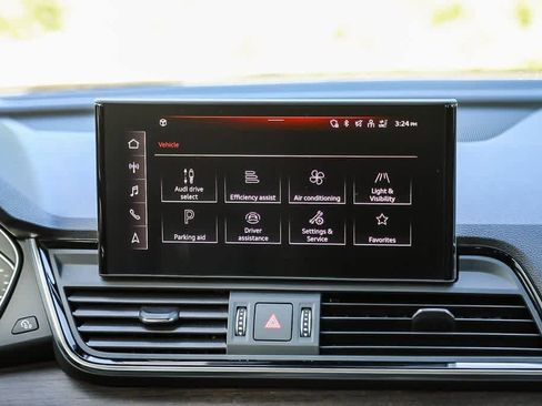 Used 2023 Audi Q5 Premium w/ Convenience Package image 13