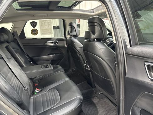 Certified 2025 Kia Sportage SX FWD image 31