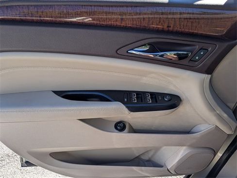 Used 2016 Cadillac SRX Luxury image 36