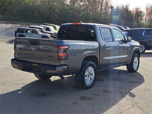 Used 2023 Nissan Frontier SV image 5