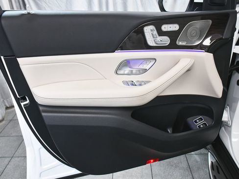 Used 2025 Mercedes-Benz GLE 450e 4MATIC w/ AMG Line Exterior image 9