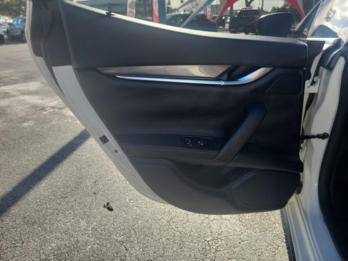 Used 2018 Maserati Ghibli image 9