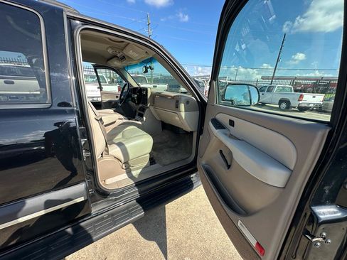 Used 2003 Chevrolet Suburban LS w/ LS Preferred Equipment Group RWD image 31