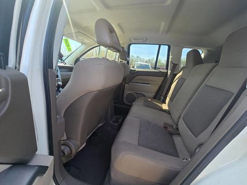 Used 2007 Jeep Compass Sport FWD image 24