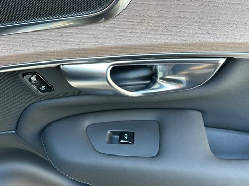 Used 2025 Volvo XC90 B6 Core w/ Protection Package Premier image 19