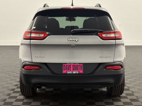 Used 2017 Jeep Cherokee Sport AWD/4WD image 10