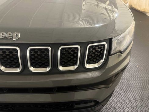 Used 2023 Jeep Compass Latitude image 5