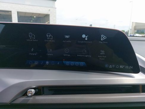 New 2026 Cadillac Vistiq Sport w/ LPO, Floor Liner Package image 26