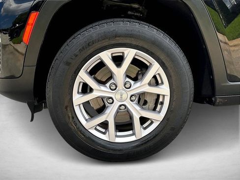Used 2022 Jeep Grand Cherokee Limited AWD/4WD image 10