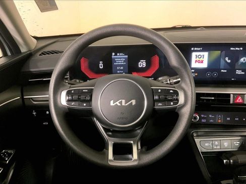 Certified 2025 Kia K5 LXS FWD image 5
