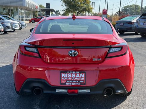 Used 2023 Toyota GR86 Base w/ ALL Weather Mat Package (TMS) image 6