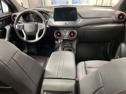 Used 2025 Chevrolet Blazer RS w/ Enhanced Convenience Package image 3
