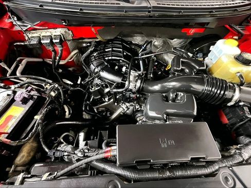 Used 2014 Ford F150 XLT w/ XLT Chrome Package image 9