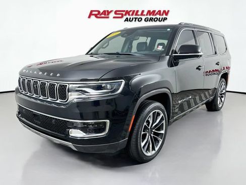 Used 2022 Jeep Wagoneer Series III w/ Premium Group I AWD/4WD image 3