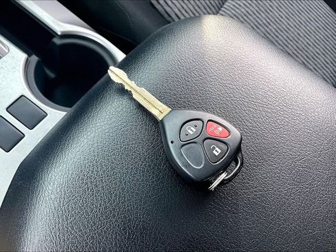 Used 2016 Toyota 4Runner SR5 RWD image 32