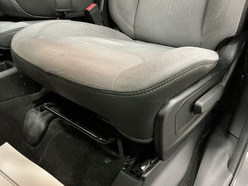 Used 2020 RAM 1500 Big Horn AWD/4WD image 18