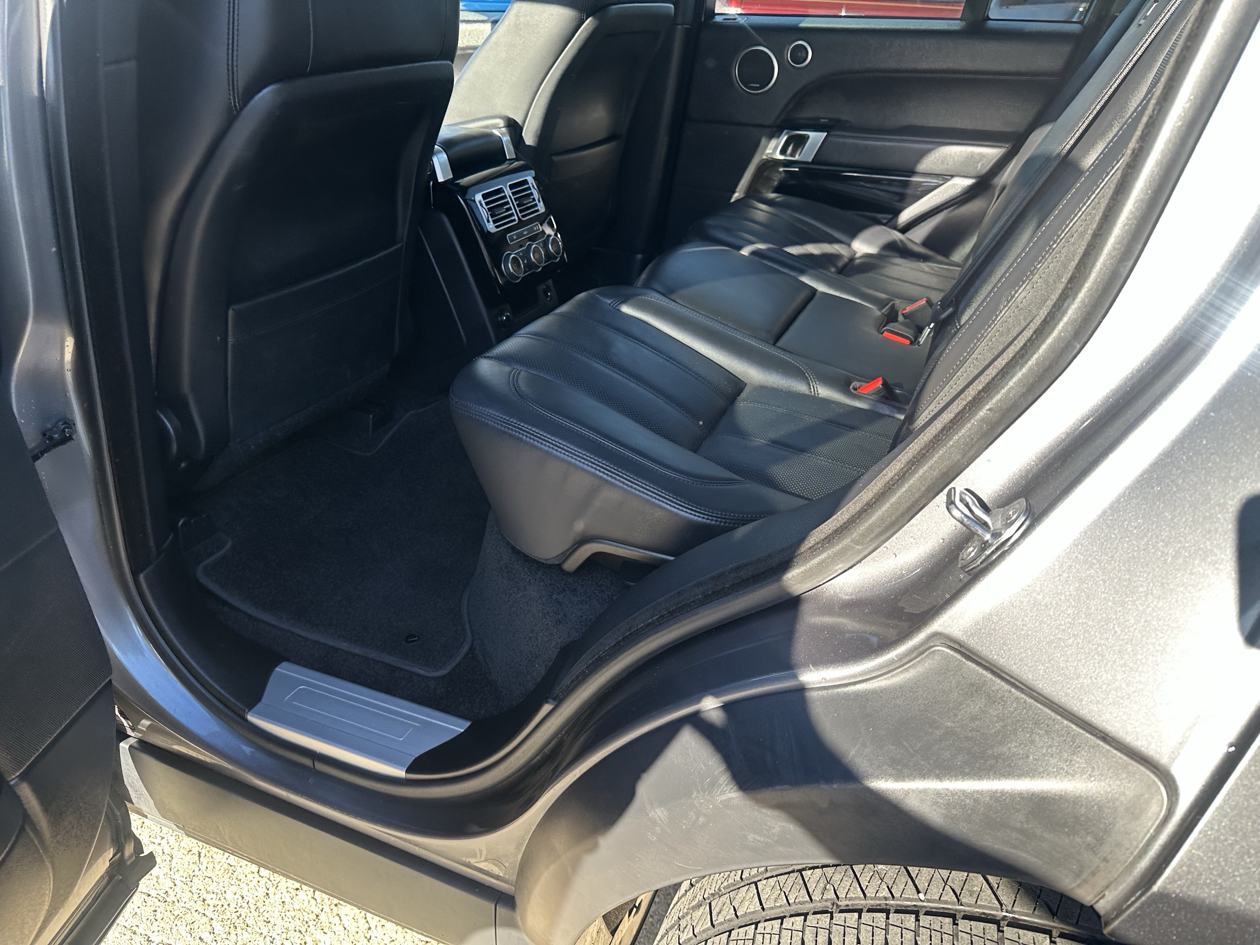Used 2016 Land Rover Range Rover Supercharged AWD/4WD image 5