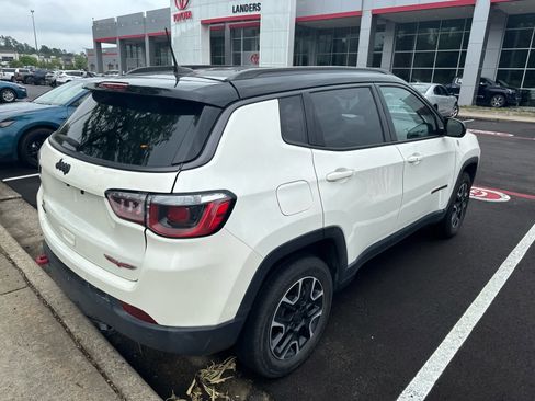 Used 2019 Jeep Compass Trailhawk w/ Leather Interior Group AWD/4WD image 2