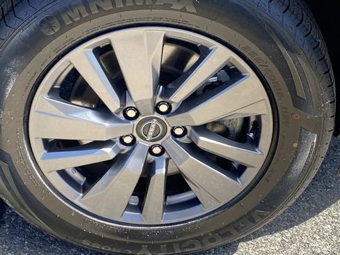 Used 2025 Nissan Pathfinder SV AWD/4WD image 28