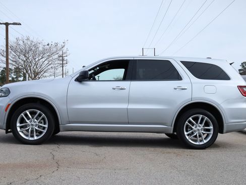 Used 2023 Dodge Durango GT image 2