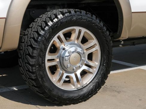 Used 2012 Ford F250 King Ranch w/ FX4 Off Road Pkg image 46