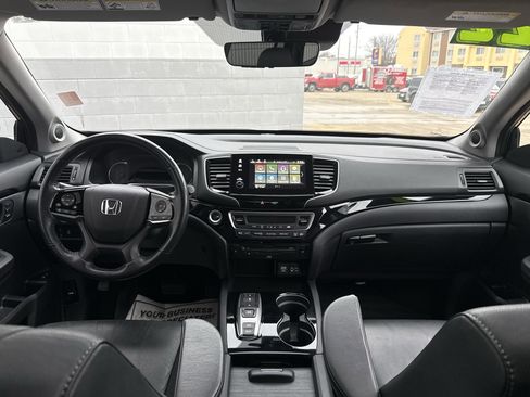 Used 2022 Honda Pilot Touring image 11