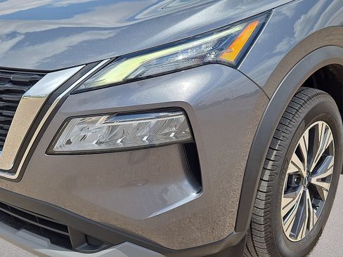 Used 2023 Nissan Rogue SV FWD image 9