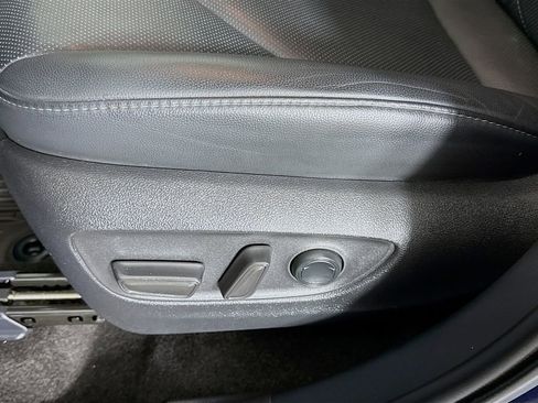 Certified 2024 Toyota Highlander Platinum FWD image 13