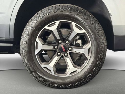 Used 2026 GMC Yukon AT4 Ultimate AWD/4WD image 12