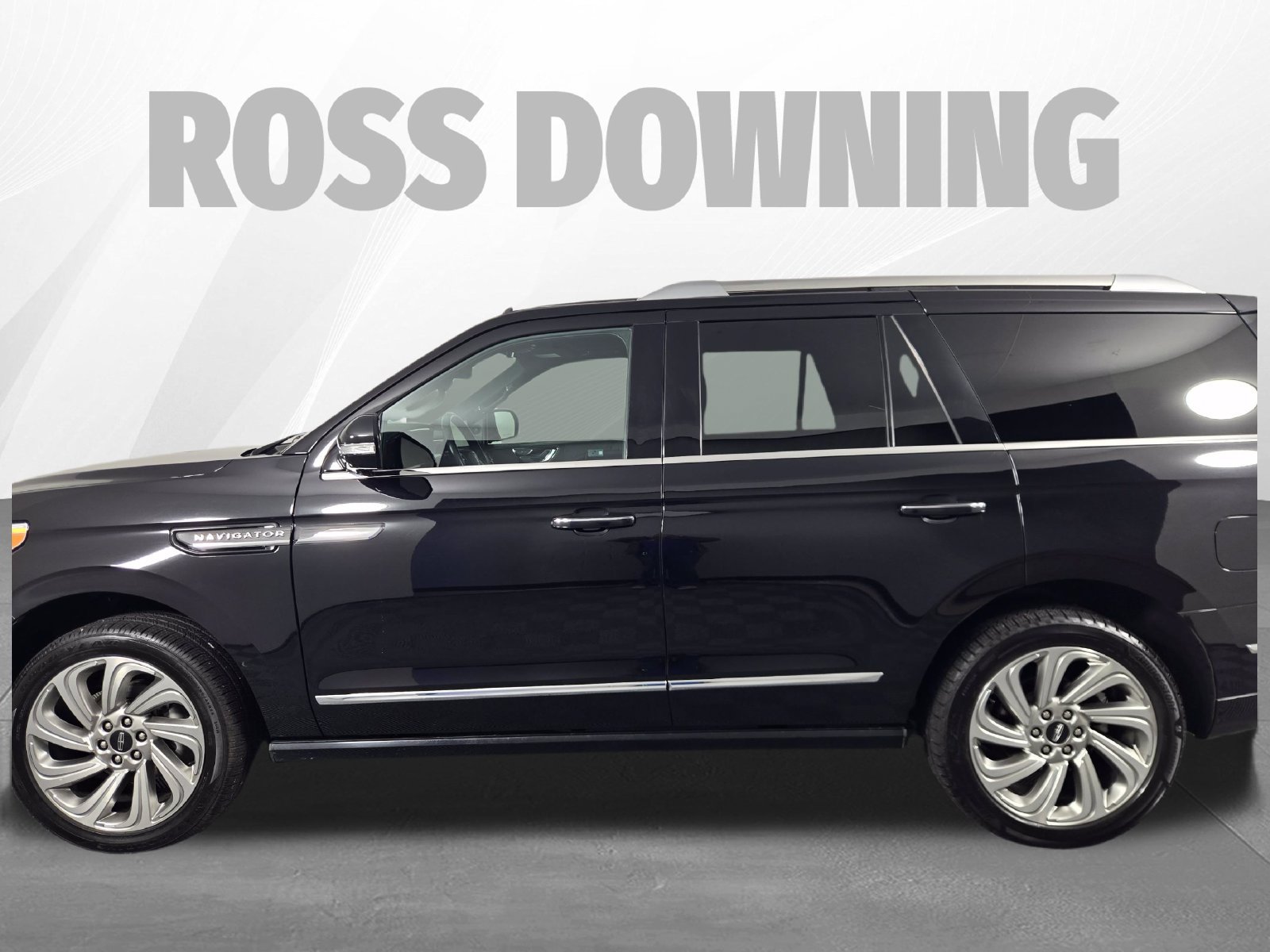 Used 2024 Lincoln Navigator Premiere AWD/4WD image 8