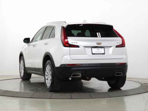 Certified 2023 Cadillac XT4 Luxury w/ Cold Weather Package image 3