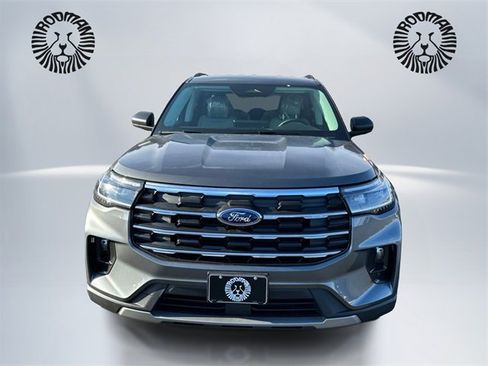 New 2026 Ford Explorer Active w/ Active Comfort Package image 2