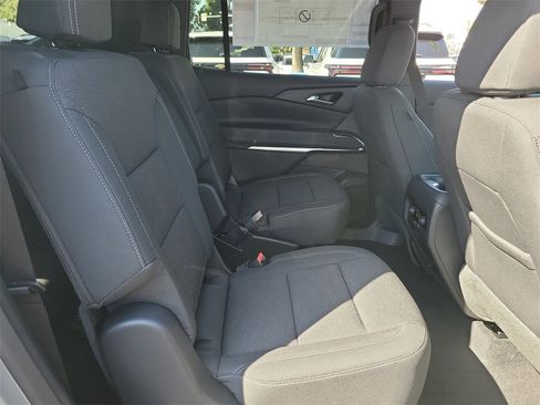New 2026 Chevrolet Traverse LT image 18