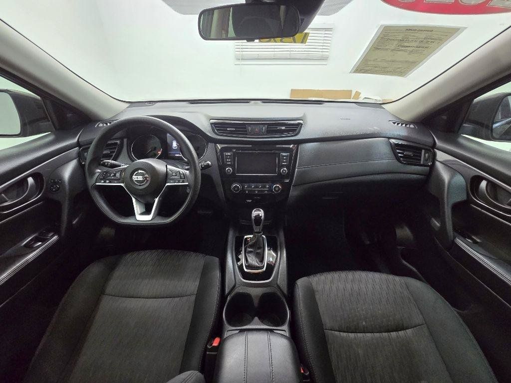 Used 2020 Nissan Rogue S FWD image 18