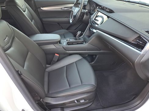 Certified 2024 Cadillac XT6 Luxury w/ LPO, Floor Liner Package image 15