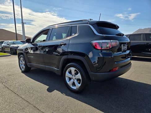 Used 2018 Jeep Compass Latitude w/ Popular Equipment Group FWD image 4