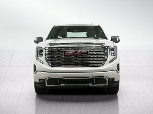 Used 2025 GMC Sierra 1500 Denali w/ Technology Package AWD/4WD image 8