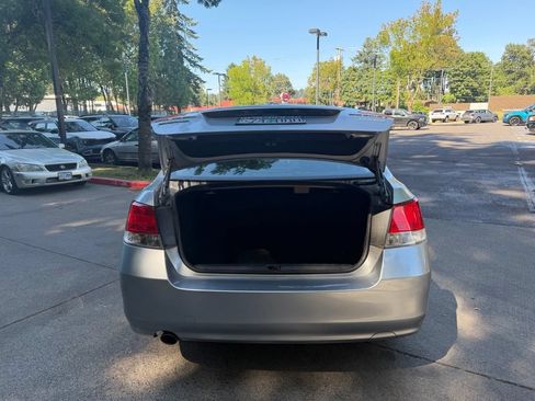 Used 2013 Subaru Legacy 2.5i Premium AWD/4WD image 14