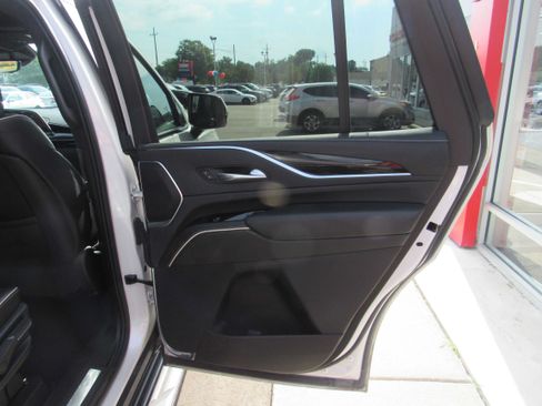 Used 2021 Cadillac Escalade Sport AWD/4WD image 12