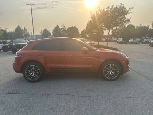 Used 2023 Porsche Macan AWD/4WD image 4