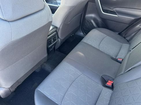 Used 2022 Toyota RAV4 XLE w/ Convenience Package FWD image 26
