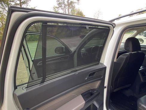 Used 2021 Volkswagen Atlas SE image 43