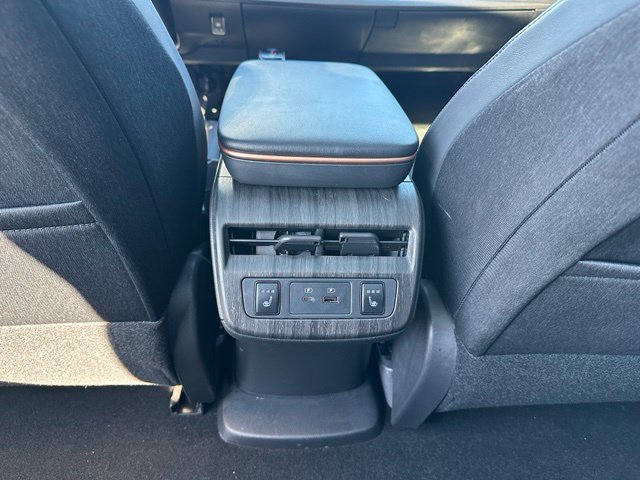 Used 2024 Nissan Ariya AWD image 17