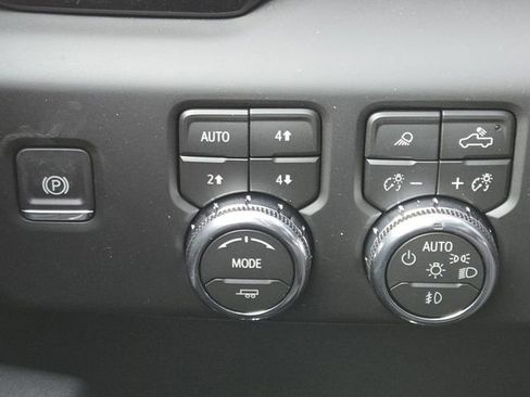 New 2026 GMC Sierra 2500 AT4 w/ AT4 Premium Plus Package image 15